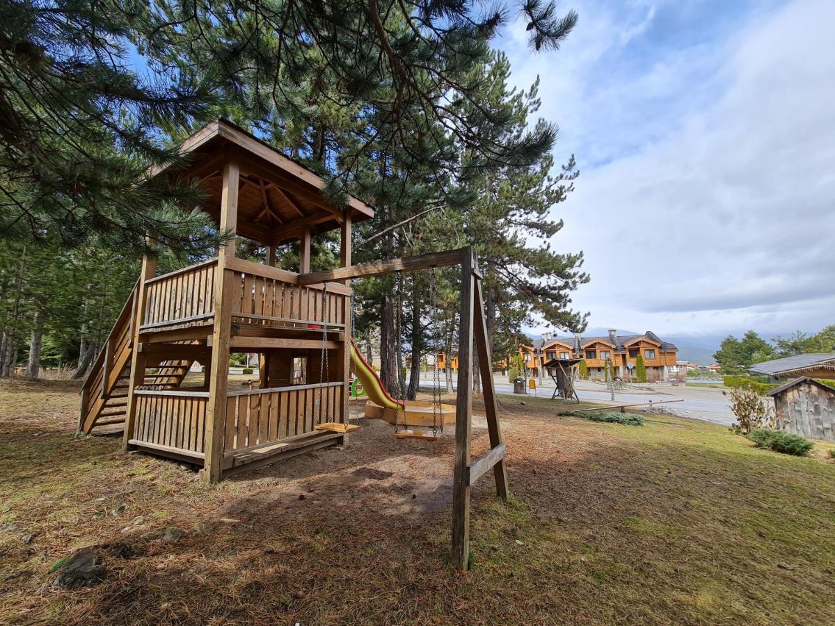 Pirin Golf Apartment Home With Private Garden Bansko Bagian luar foto